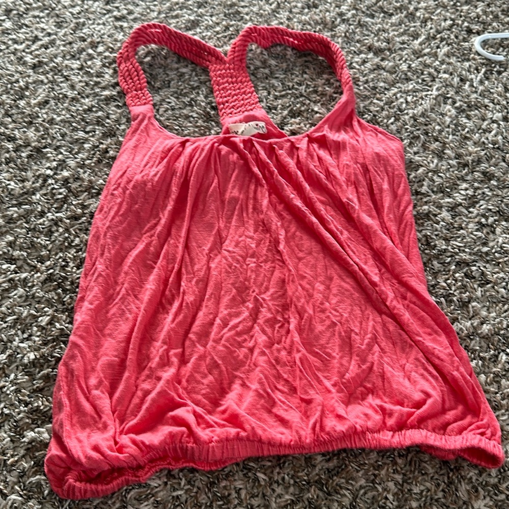 Cute pink top. Looks like new.small